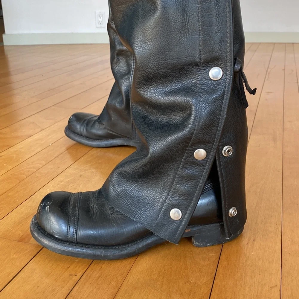 Unisex Leather Chaps from Walter Dyer Leather in Framingham, MA, size M/L - Picture 3 of 11